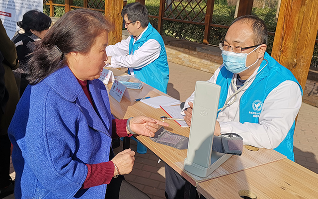 【学雷锋日】半岛注册,半岛(中国)举办“爱满京城，牵手智慧家医”志愿服务活动(图5)